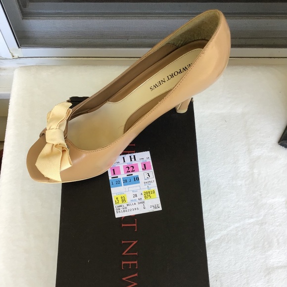 Vintage Heels by Newport News (Avon) - Picture 4 of 5